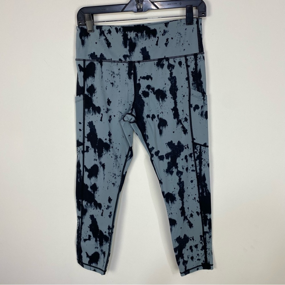Zyia grey and black splatter cropped pocket leggings